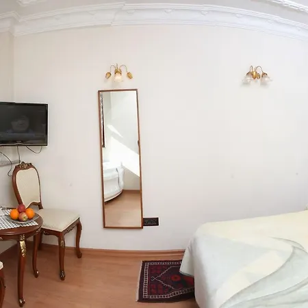 Ada Hotel 3*