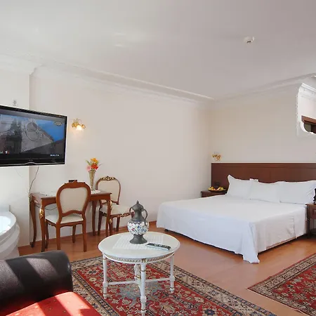 Hotel Ada 3*