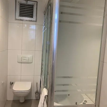Hotel Ada