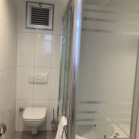 Hotel Ada