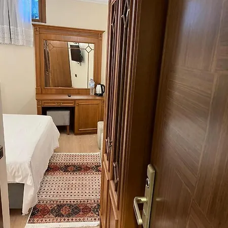 Ada Hotel