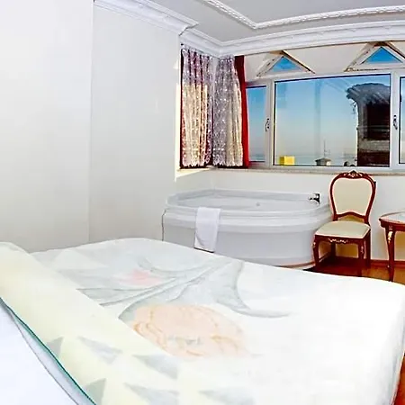 Hotel Ada 3*