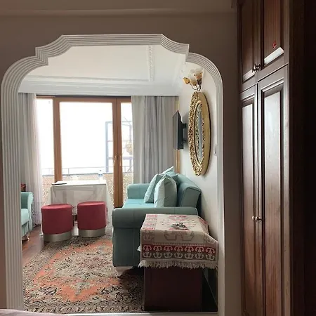 Ada Hotel 3*